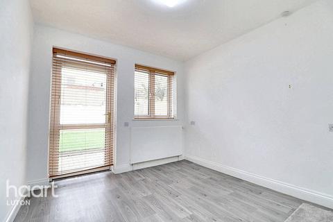 7 Mansfield Road, Luton, LU4 8NA