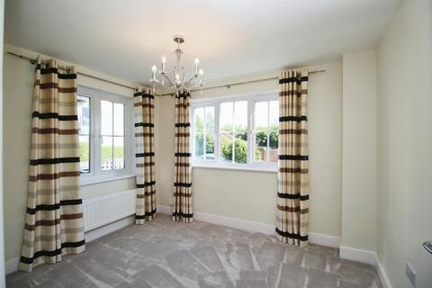 4 bedroom link detached house to rent, The Oaks, West Yorkshire LS10