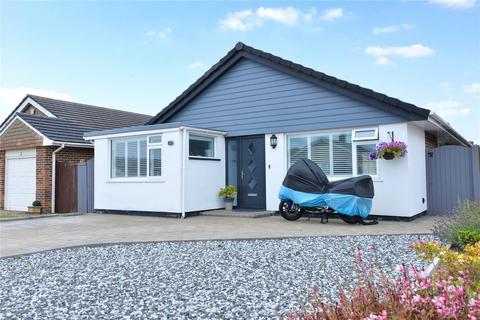 3 bedroom bungalow for sale, Parkland Drive, Barton on Sea, New Milton, Hampshire, BH25