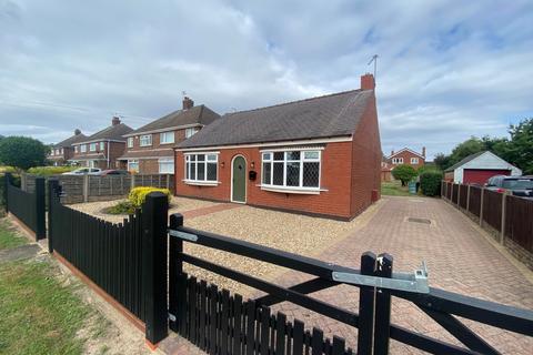 2 bedroom bungalow to rent, Wroot Road, Doncaster DN9