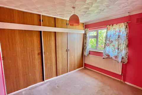 3 Clarence Road, Capel Le Ferne, Folkestone, CT18 7JU
