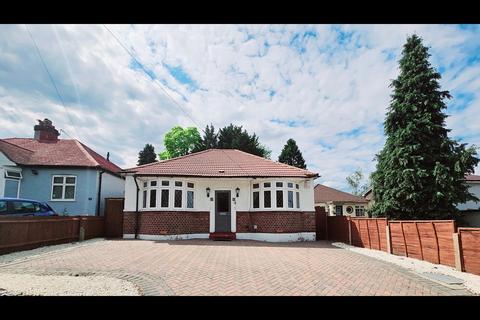 4 bedroom bungalow to rent, Sandy Lane, Orpington BR6