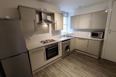 5 bedroom flat to rent, Broughton Place, Edinburgh, EH1