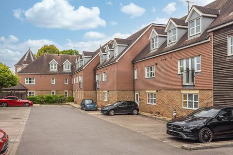 2 bedroom flat for sale, Brookhill Road, Crawley RH10