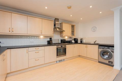 2 bedroom flat for sale, Brookhill Road, Crawley RH10