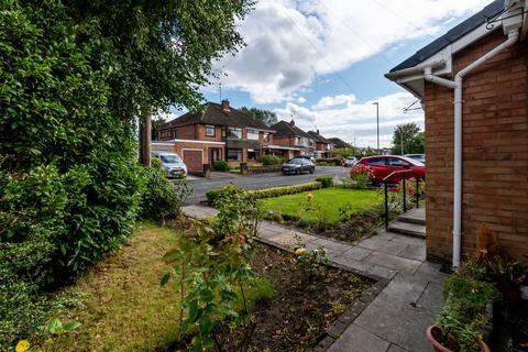 2 bedroom detached bungalow for sale, Poplar Avenue, Eccleston, WA10