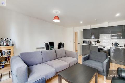 3 bedroom apartment to rent, Crampton Street, London SE17