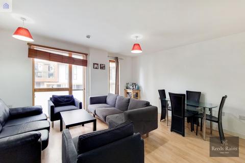 3 bedroom apartment to rent, Crampton Street, London SE17