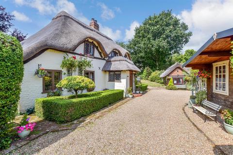 3 bedroom detached house for sale, Westmarsh, Canterbury, Kent