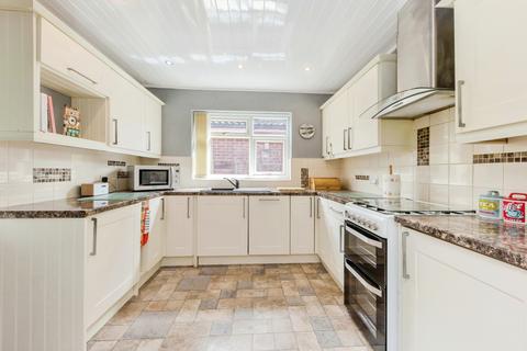 4 bedroom detached house for sale, Stamford Close, Cheshire SK11