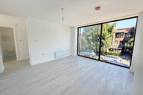 2 bedroom flat to rent, Spencer Road, London W3