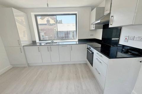 2 bedroom flat to rent, Spencer Road, London W3