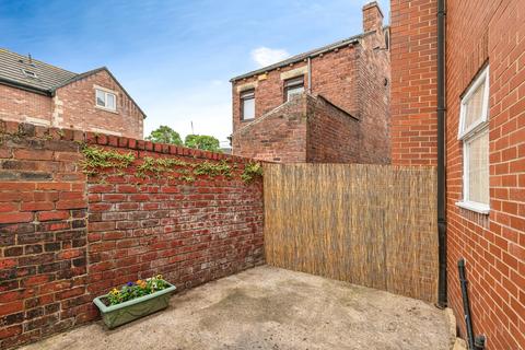 2 bedroom terraced house for sale, Springstone Avenue, West Yorkshire WF5