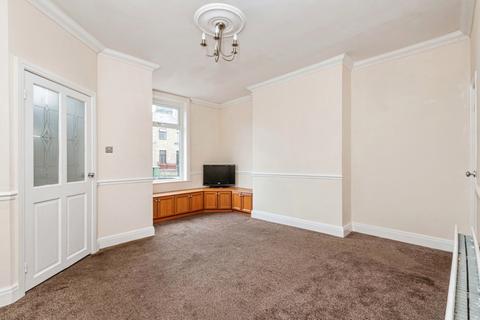 2 bedroom terraced house for sale, Springstone Avenue, West Yorkshire WF5