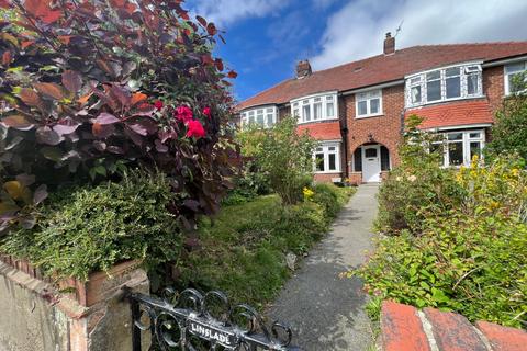 3 bedroom terraced house for sale, Avenue Road, North Yorkshire YO12