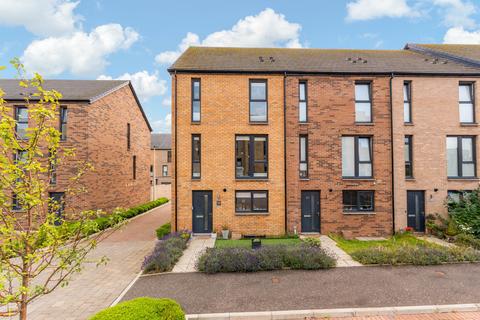 4 bedroom townhouse for sale, 19 Barnie Terrace, Portobello, EH15 1BP