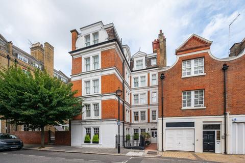 2 bedroom flat for sale, Lees Place, Mayfair, London, W1K