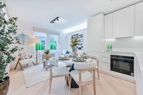 2 bedroom flat for sale, Lees Place, Mayfair, London, W1K