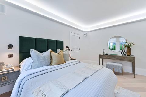 2 bedroom flat for sale, Lees Place, Mayfair, London, W1K