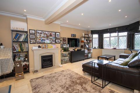 3 bedroom detached house for sale, Amersham Road, Chalfont St Peter, SL9