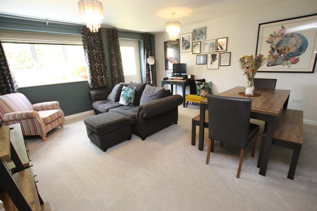 Plough Lane, Shefford, SG17 3 bed semidetached house for sale £144,000