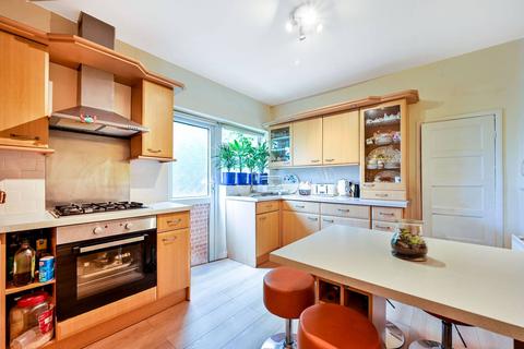 2 bedroom maisonette for sale, Perth Close, Raynes Park, London, SW20