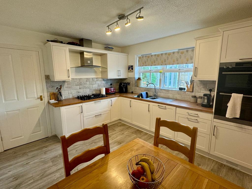 Pentland Gardens, Kings Acre... 5 bed detached house for sale £425,000