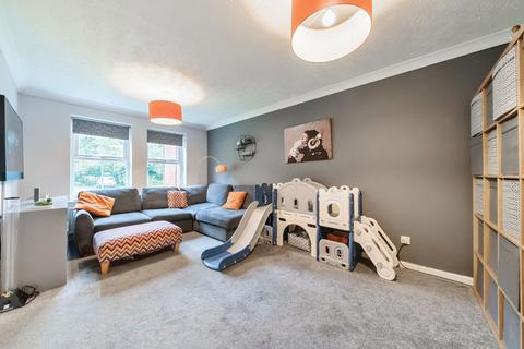 2 bedroom flat for sale, Bridgewater Court, Grove Lane, Headingley, Leeds, LS6