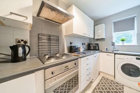 2 bedroom flat for sale, Bridgewater Court, Grove Lane, Headingley, Leeds, LS6