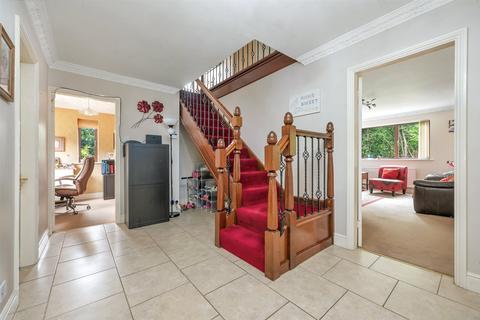 Quest Forest Drive, Kirby Muxloe, Leicester, LE9 2EA
