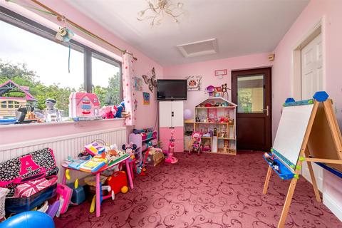 Quest Forest Drive, Kirby Muxloe, Leicester, LE9 2EA