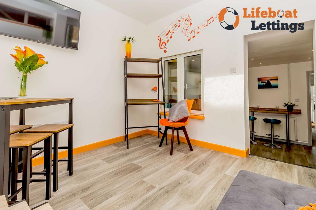 Shared Lounge b