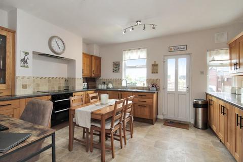 2 bedroom terraced house for sale, Newby Street, Ripon