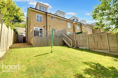 3 bedroom semi-detached house for sale, Sunningvale Close, Biggin Hill