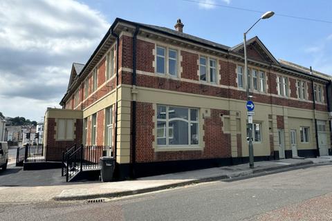 3 bedroom terraced house to rent, Commerical Road, Paignton, TQ4