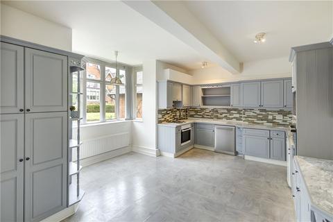 3 bedroom flat for sale, Coombe House, Devey Close, KT2