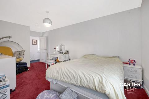 15 Gumley Road, Grays, RM20 4XP