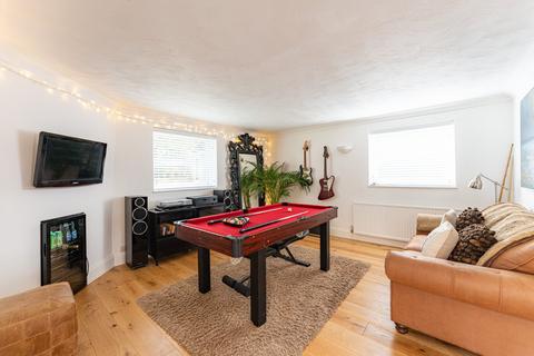 17 Allington Gardens, Nailsea, Bristol, BS48 4RQ