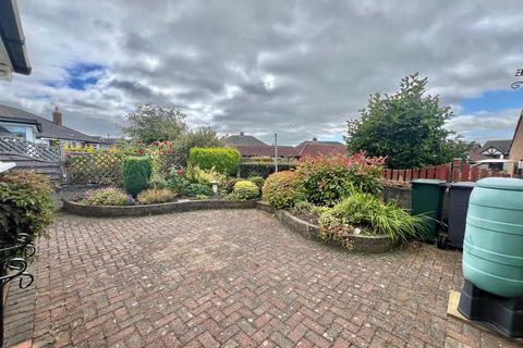 2 bedroom semi-detached bungalow for sale, Woodlands Road, Lepton, Huddersfield