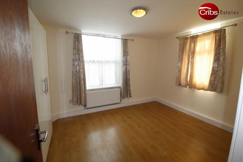 1 bedroom in a house share to rent, Morden, SM4