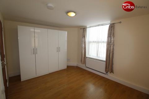 1 bedroom in a house share to rent, Morden, SM4