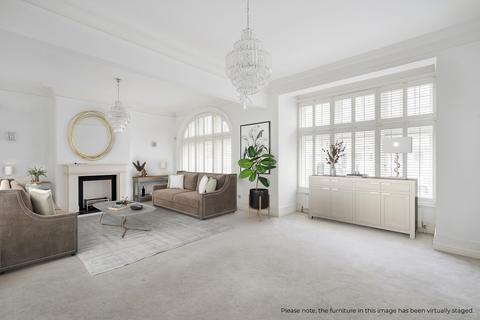 4 bedroom flat for sale, Queen's Gate, South Kensington SW7