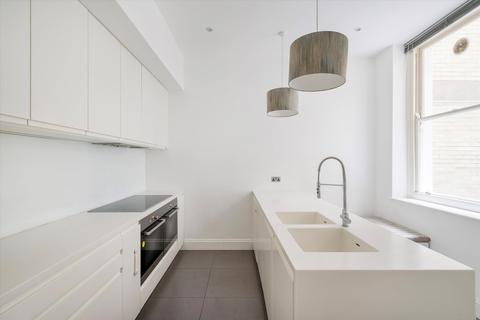 4 bedroom flat for sale, Queen's Gate, South Kensington SW7