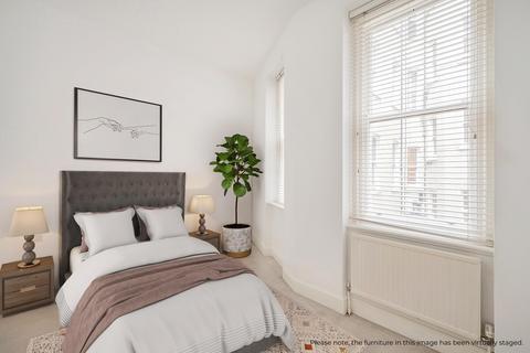 4 bedroom flat for sale, Queen's Gate, South Kensington SW7