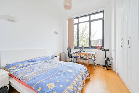 2 bedroom flat to rent, ANTHONY COURT, Chiswick, London, W3