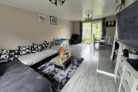 4 bedroom end of terrace house for sale, Orchard Drive, Aust, BS35