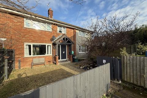 4 bedroom end of terrace house for sale, Orchard Drive, Aust, BS35