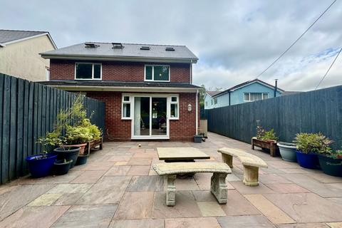 3, Plymouth Arms Cottages Merthyr Road, Tredegar, NP22 3AY