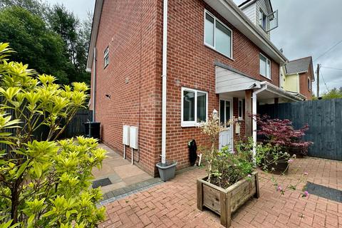 3, Plymouth Arms Cottages Merthyr Road, Tredegar, NP22 3AY