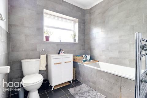 11a Essex Road, Dagenham, RM10 8ER